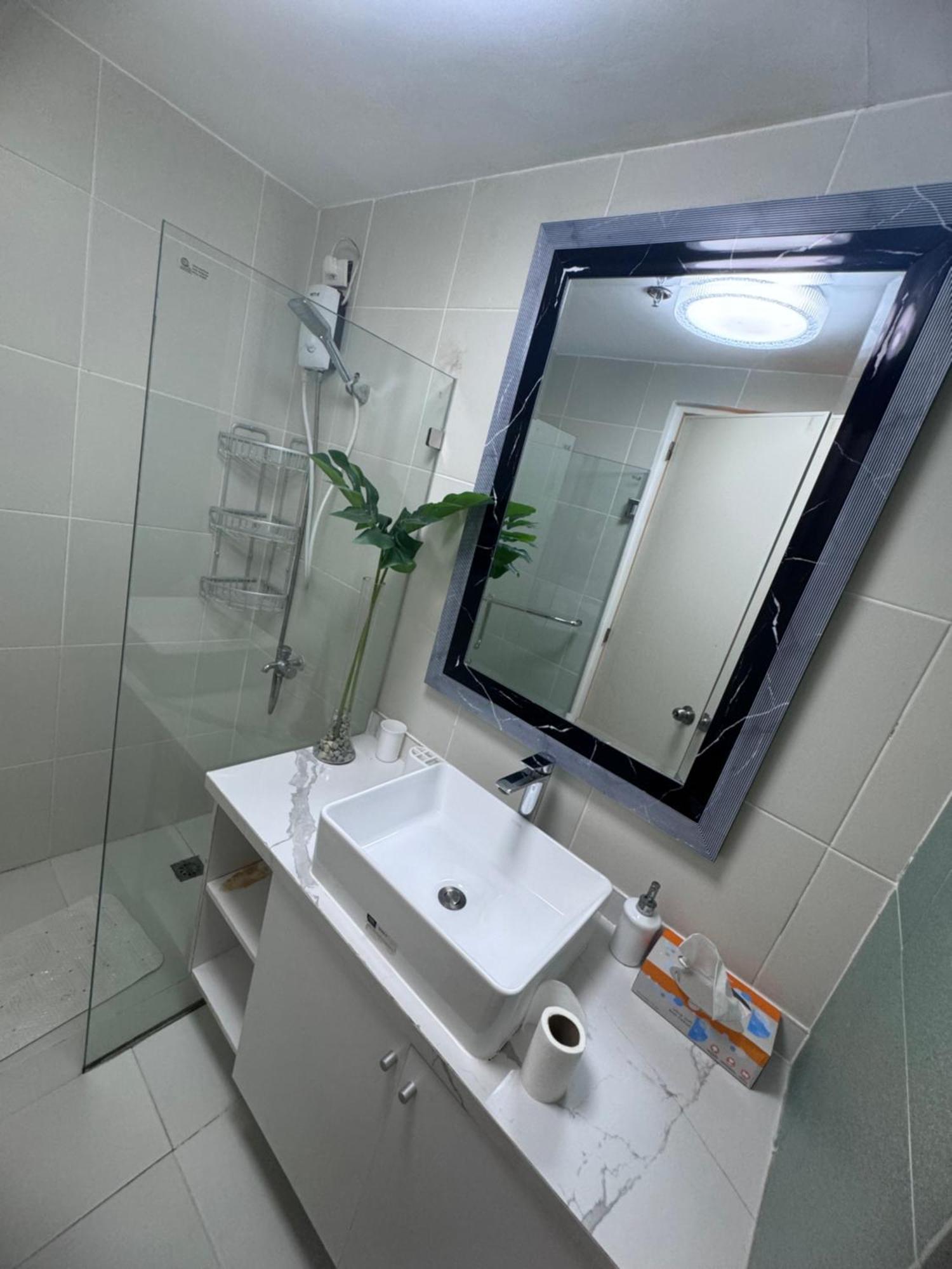 Luxanos Condo Place- Sunvida Tower Себу Экстерьер фото